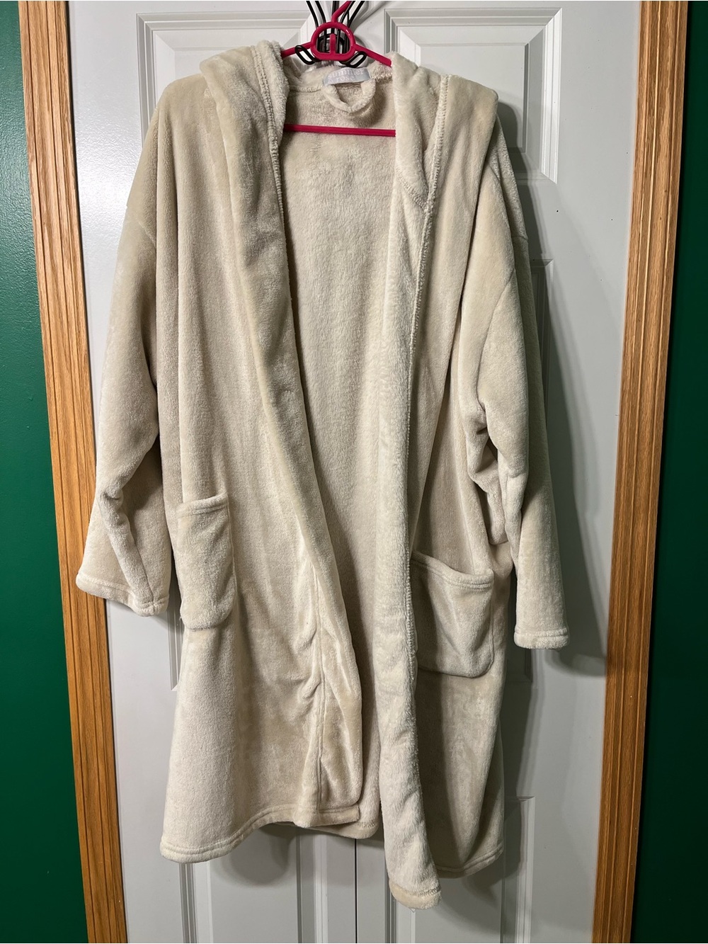 summer & rose Plush Hooded Robe in Cream